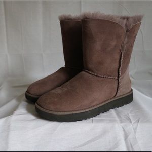 UGG classic cuff Sz 6